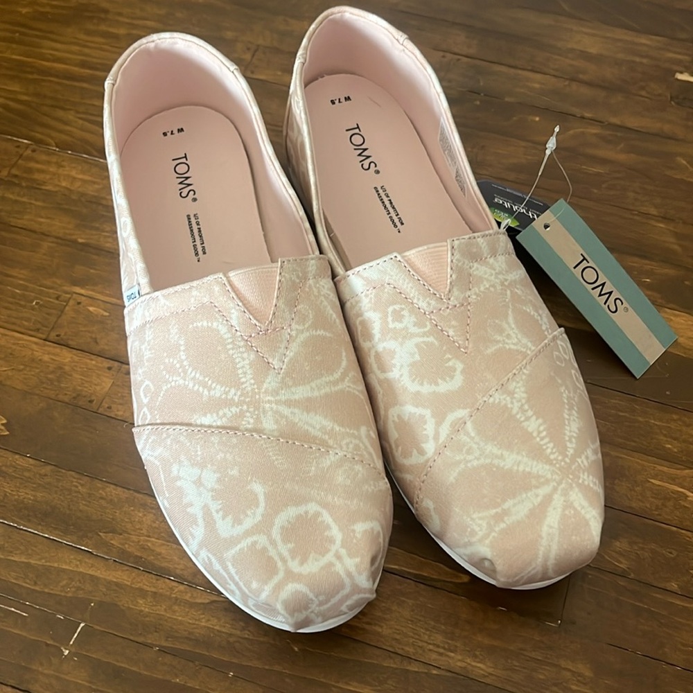 Toms Shoes